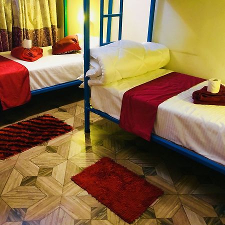 פוקהרה Aroma Tourist Hostel מראה חיצוני תמונה