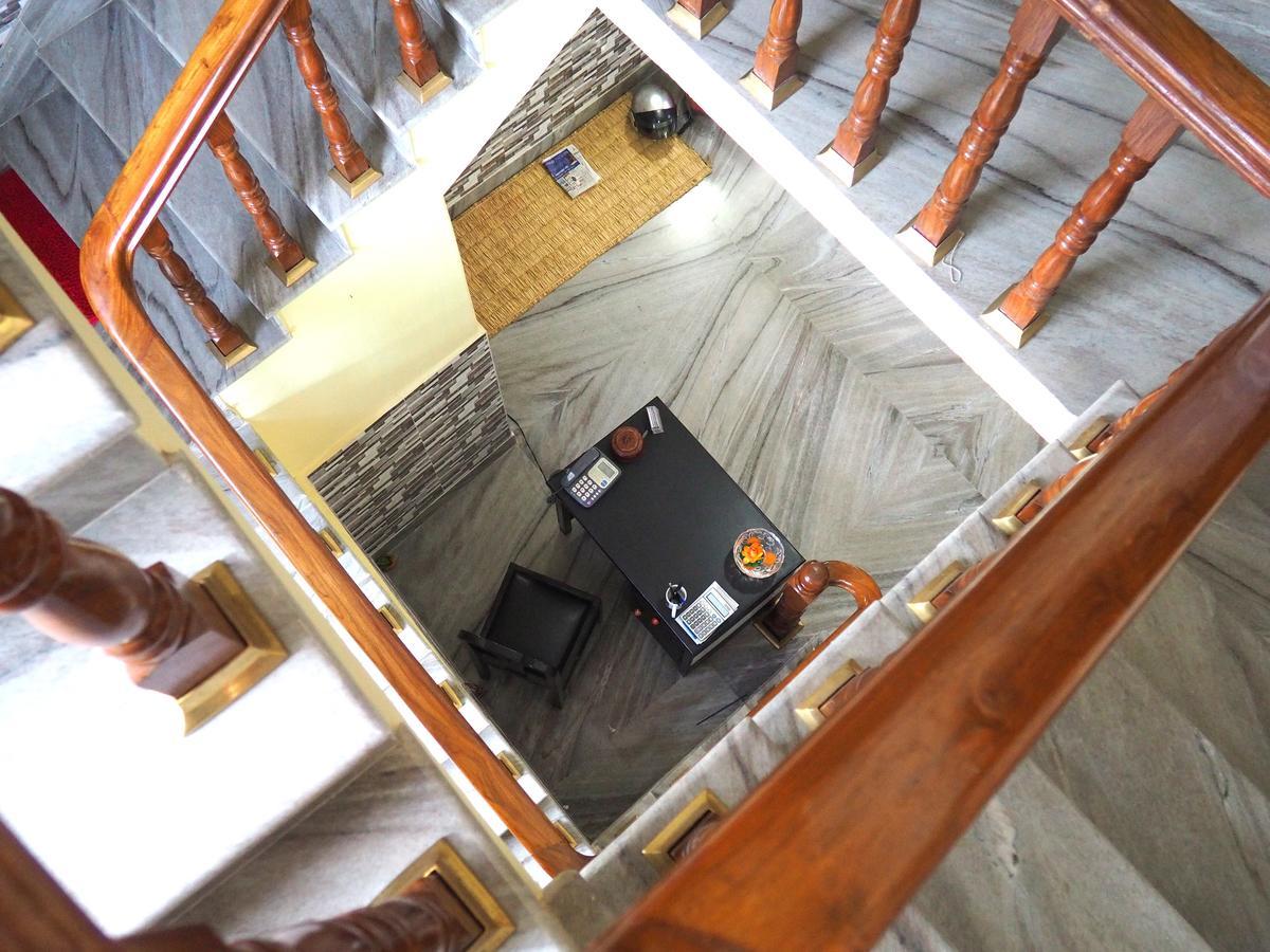 פוקהרה Aroma Tourist Hostel מראה חיצוני תמונה