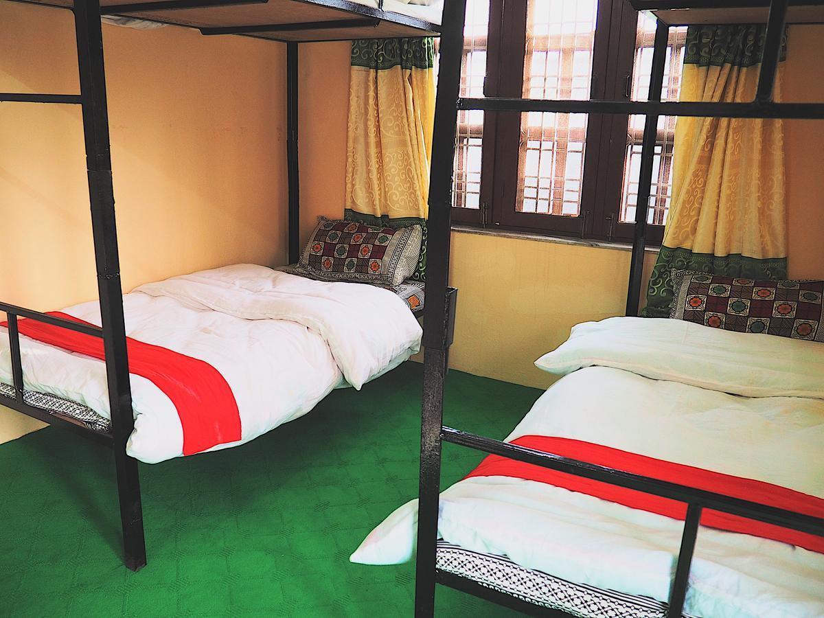 פוקהרה Aroma Tourist Hostel מראה חיצוני תמונה