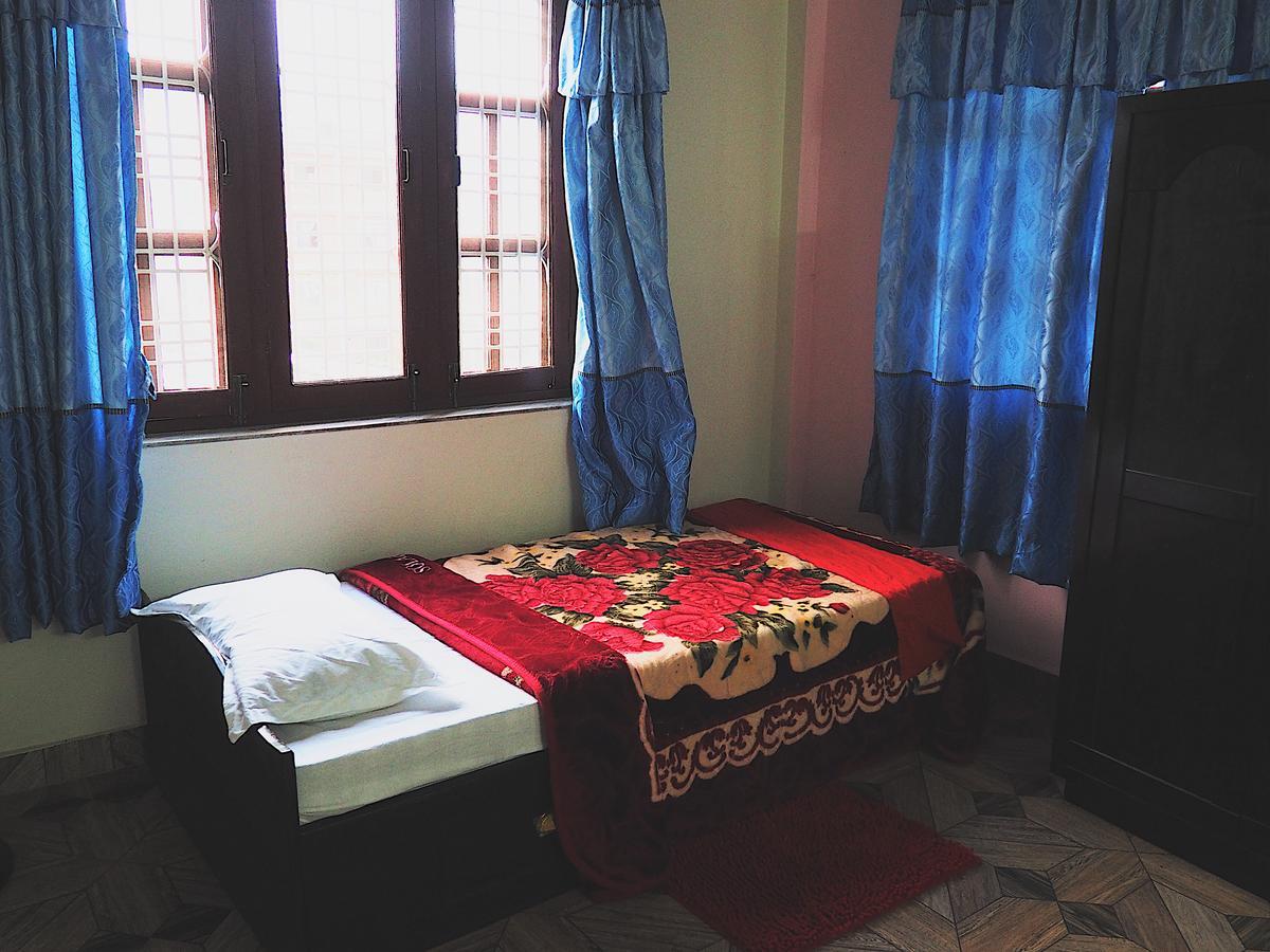 פוקהרה Aroma Tourist Hostel מראה חיצוני תמונה