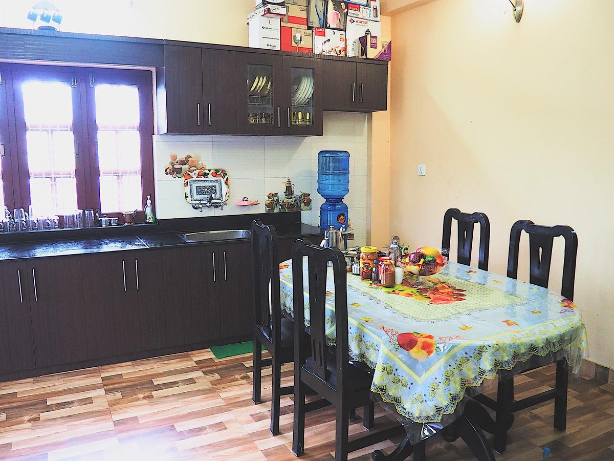 פוקהרה Aroma Tourist Hostel מראה חיצוני תמונה