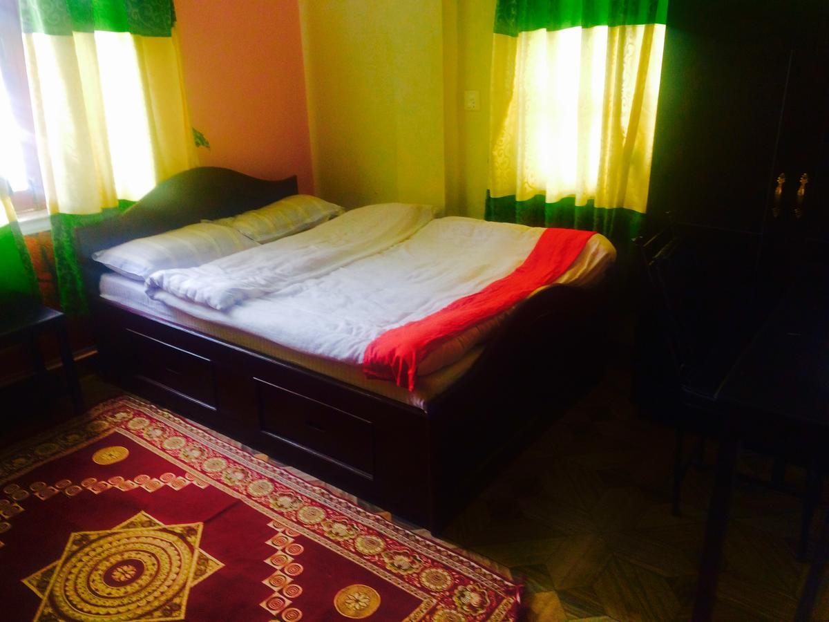 פוקהרה Aroma Tourist Hostel מראה חיצוני תמונה