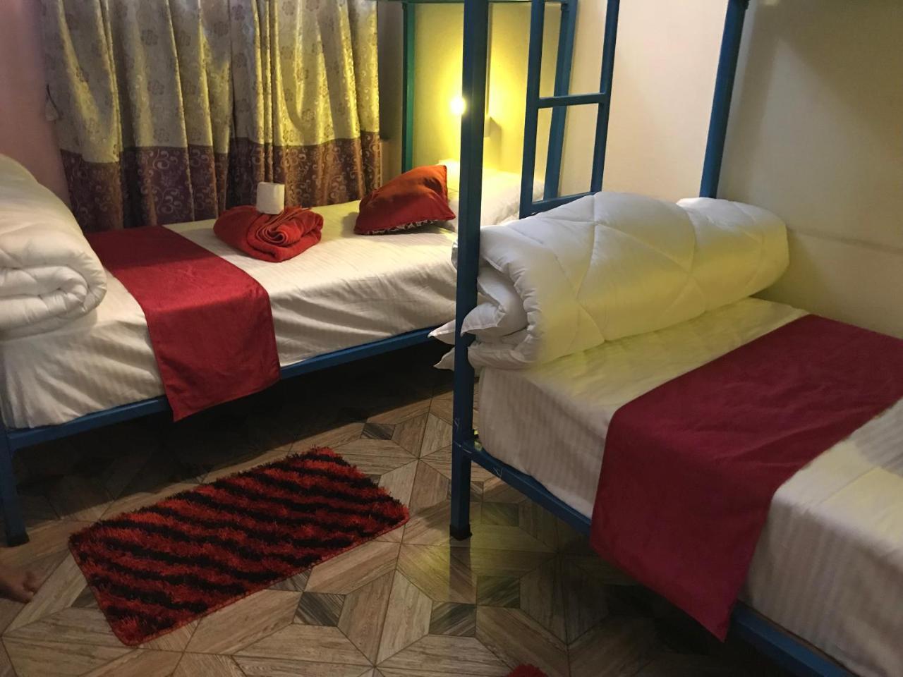 פוקהרה Aroma Tourist Hostel מראה חיצוני תמונה