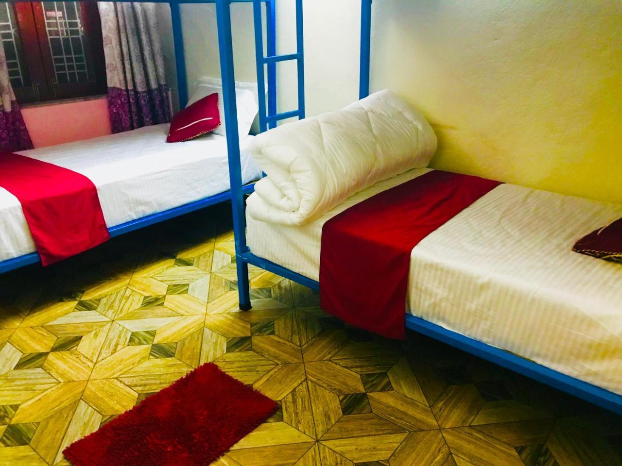 פוקהרה Aroma Tourist Hostel מראה חיצוני תמונה