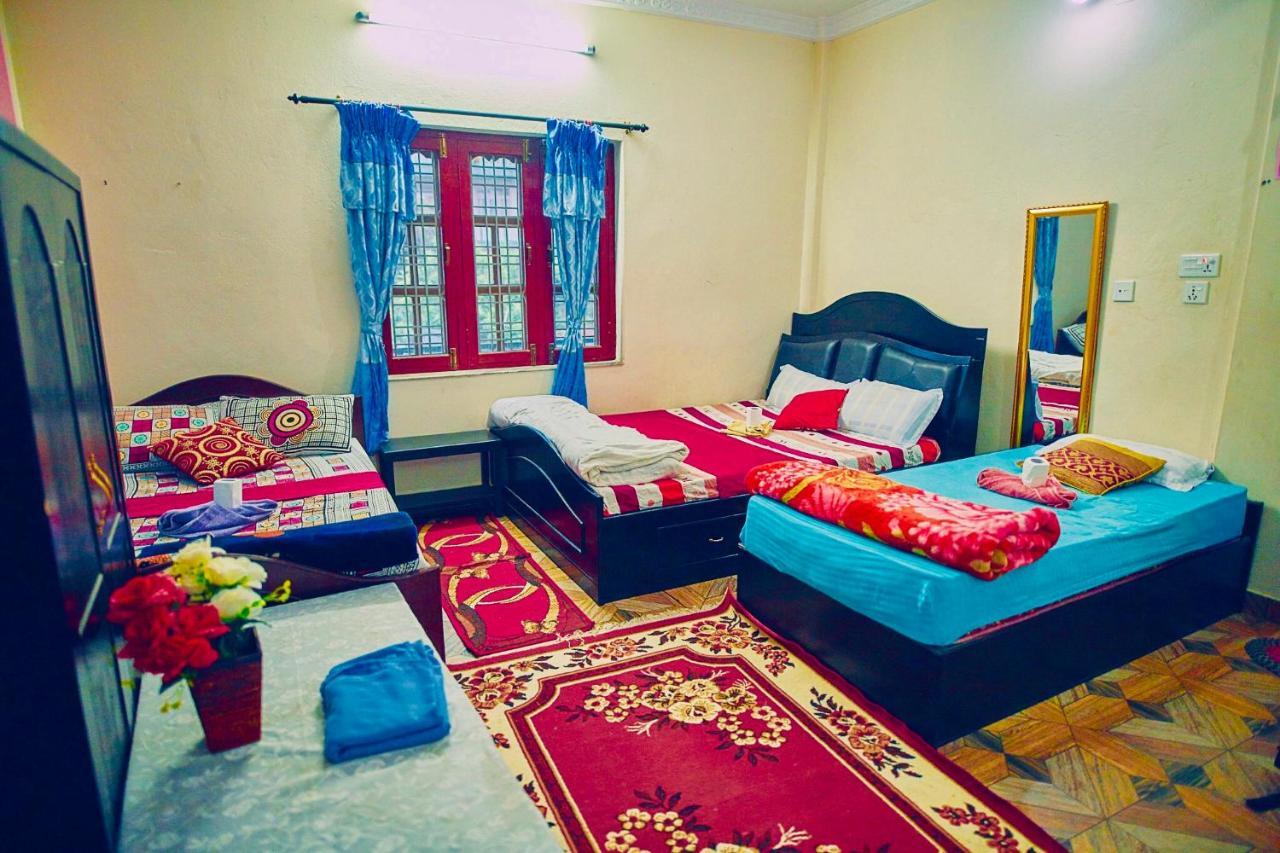 פוקהרה Aroma Tourist Hostel מראה חיצוני תמונה