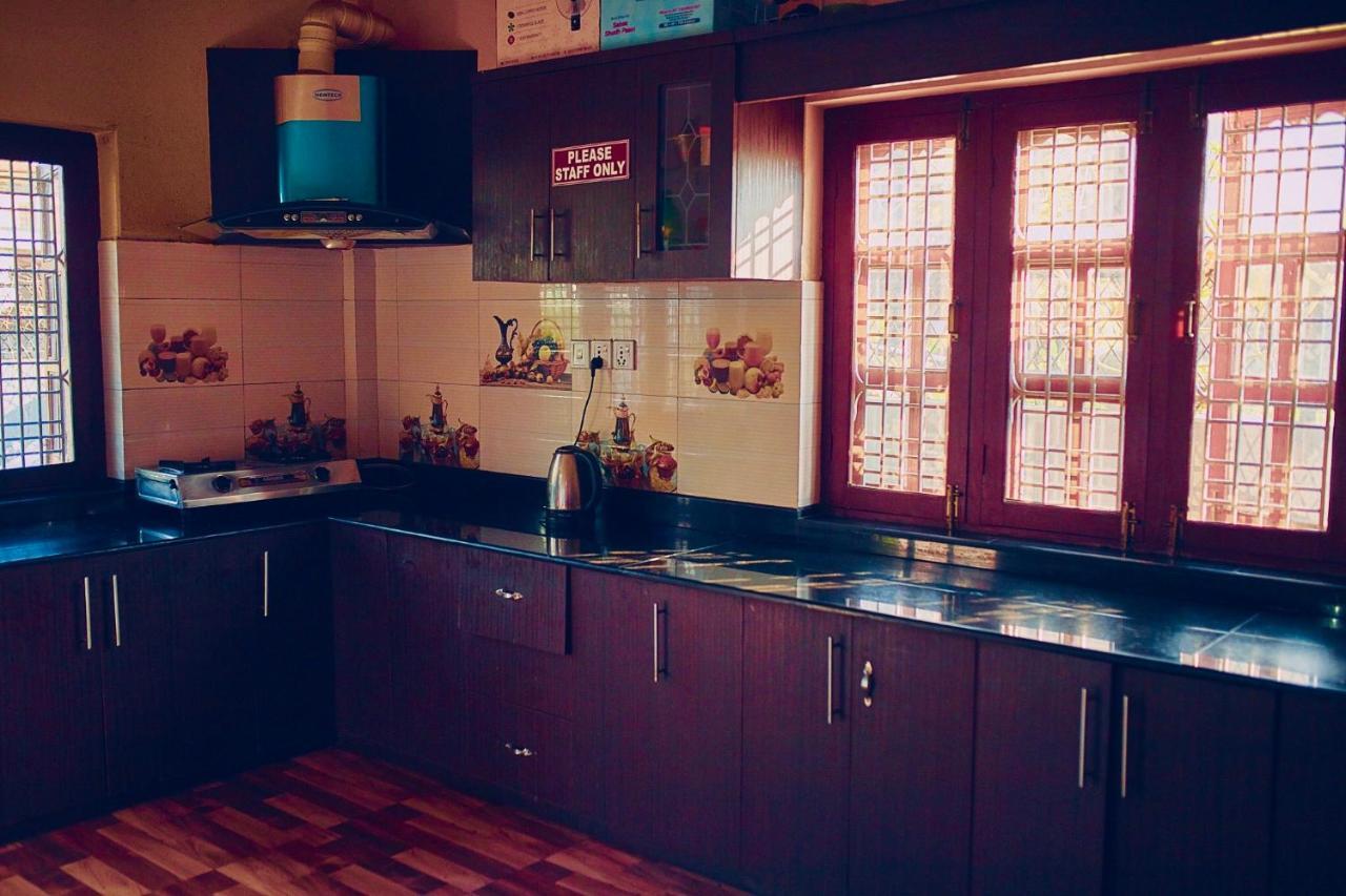 פוקהרה Aroma Tourist Hostel מראה חיצוני תמונה